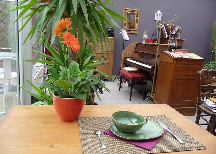 לינה וארוחת בוקר Au Troubadour ליל