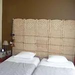 Au Troubadour Bed & Breakfast 3*