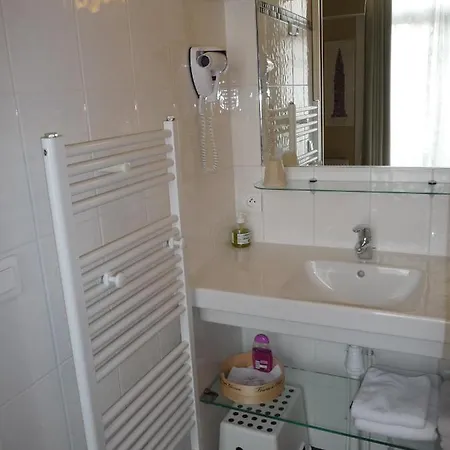 Au Troubadour Alojamento de Acomodação e Pequeno-almoço Lille