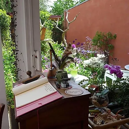 Au Troubadour Nocleg ze śniadaniem 3*