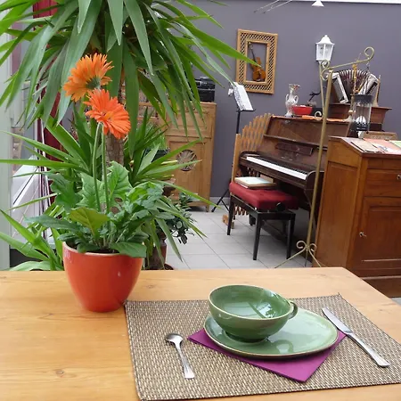 Bed and Breakfast Au Troubadour Λιλ