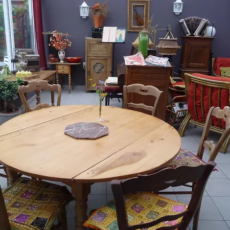 Alojamento de Acomodação e Pequeno-almoço Au Troubadour Lille