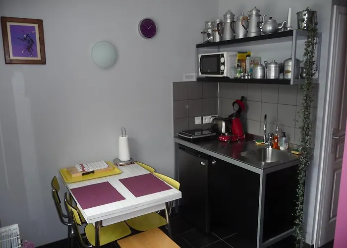 Au Troubadour Bed & Breakfast 3*